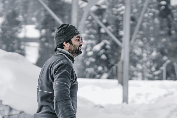 Eric bompard : l'élégance essentielle du cachemire moderne.